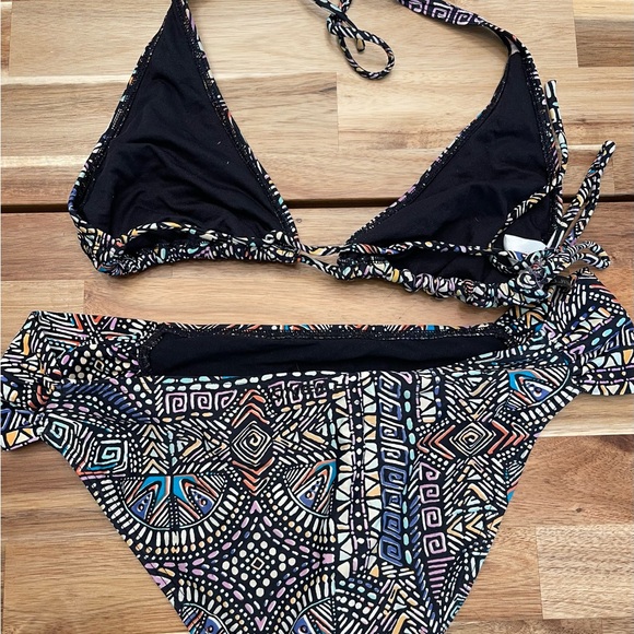 Geometric Pattern Bikini Set - Picture 2 of 2